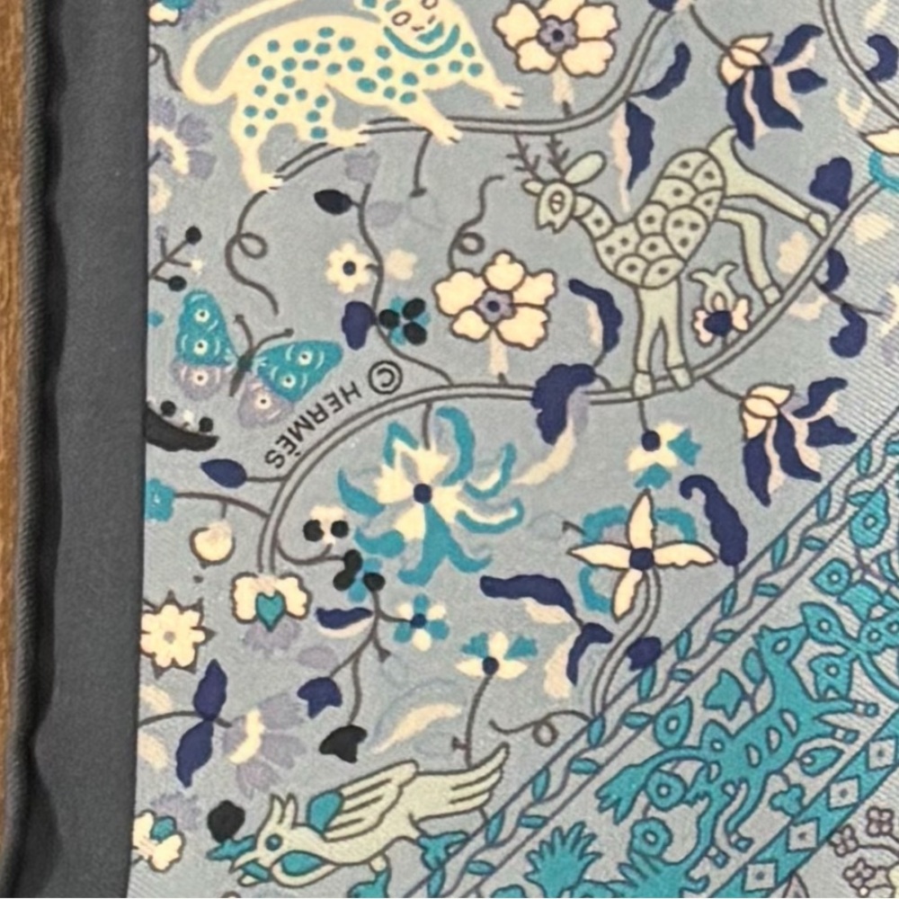 ✨NWT Hermés Silk Blue / Turquoise Gavroche Twill✨ - Picture 3 of 10